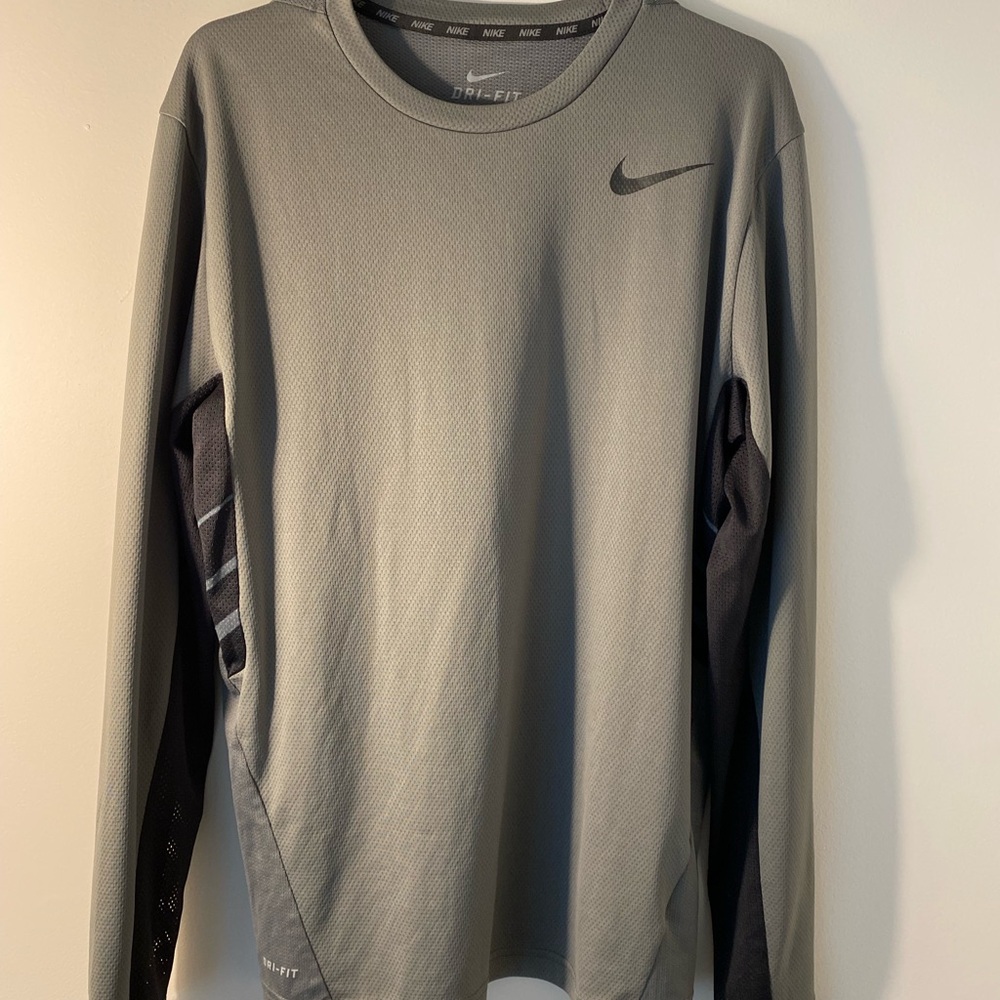 Nike Men’s Dry fit  Gray Athletic Shirt